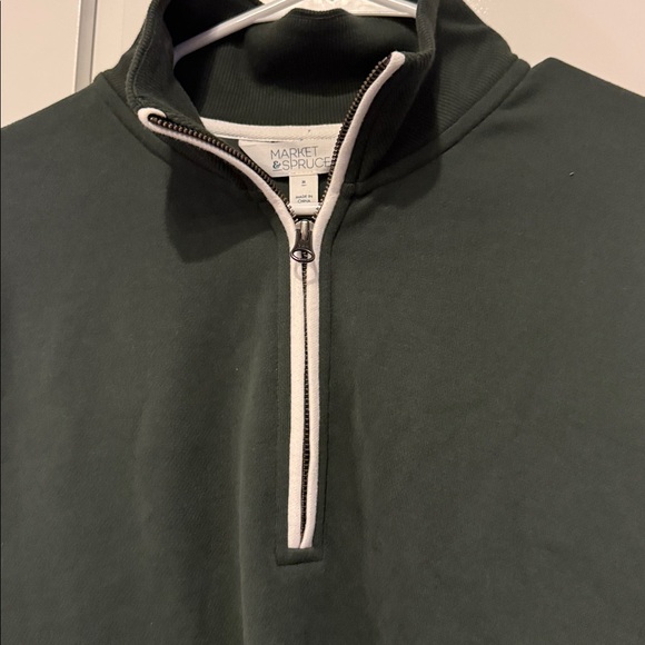 Women’s rugby style, green and white size medium, made by market spruce. - Picture 4 of 5